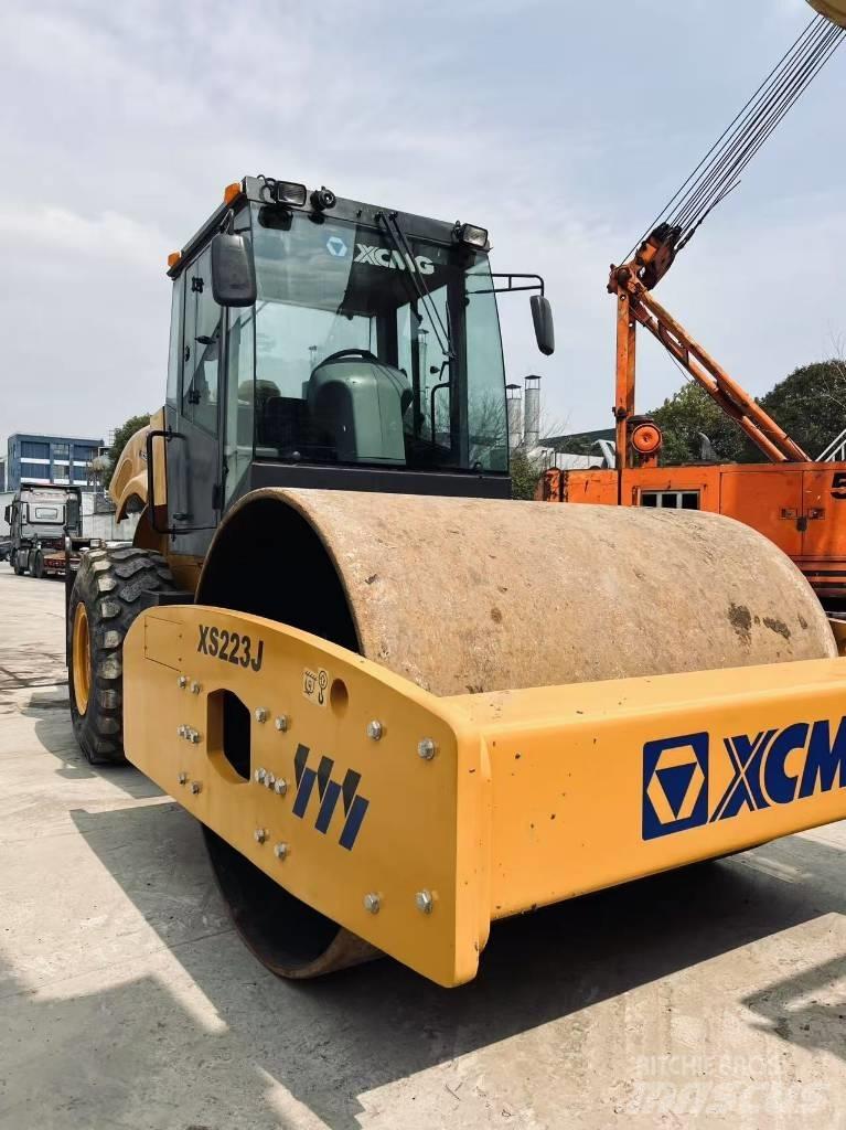 XCMG XS 223 J Грунтовые катки