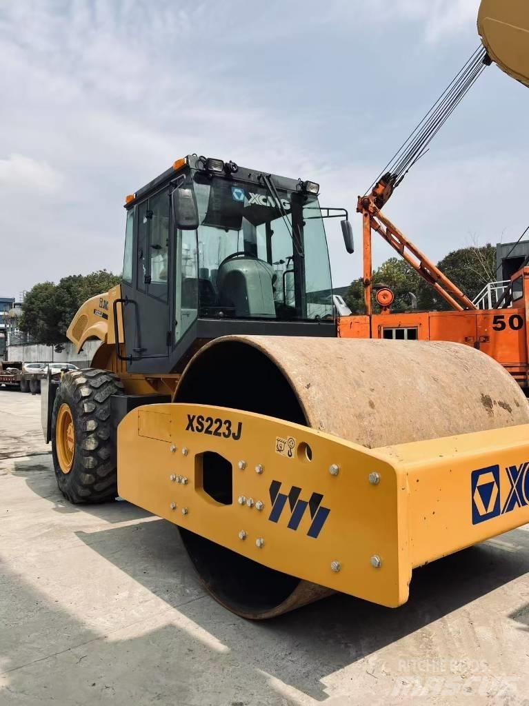 XCMG XS 223 J Грунтовые катки