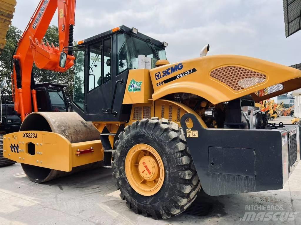 XCMG XS 223 J Грунтовые катки