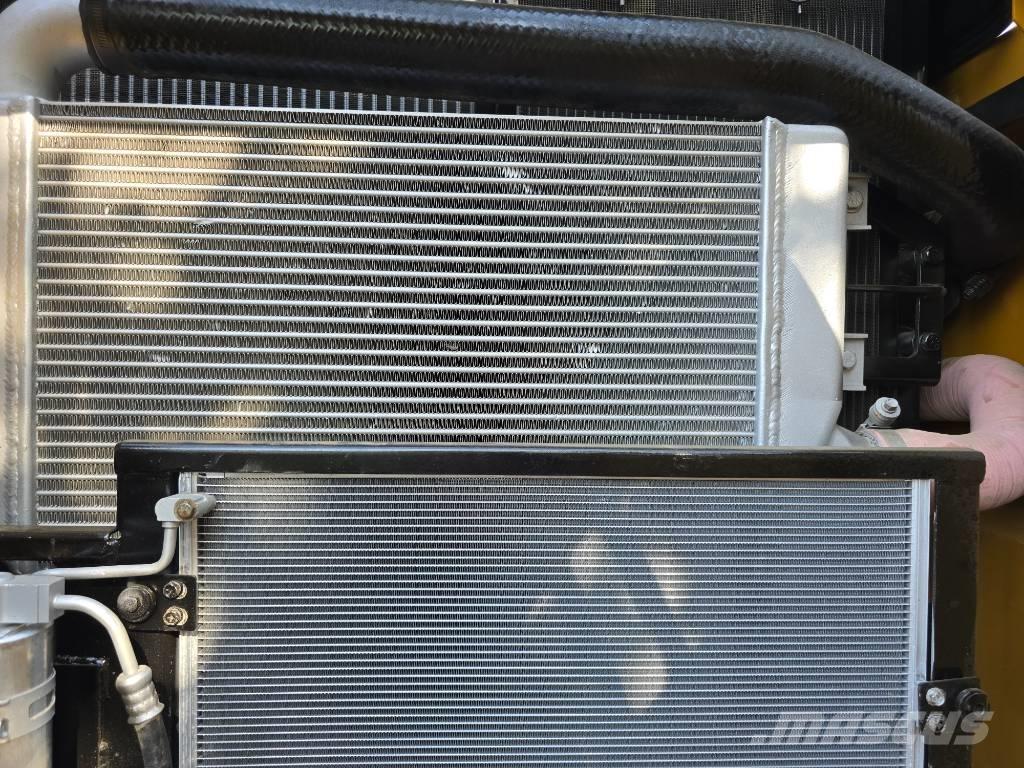 CAT 320D2 Гусеничные экскаваторы