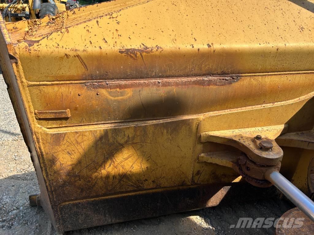 CAT D 5 N XL Гусеничные бульдозеры