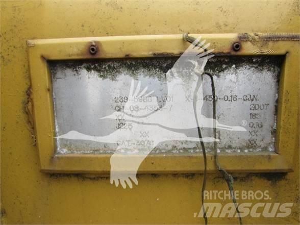 CAT 2395986 Ковши