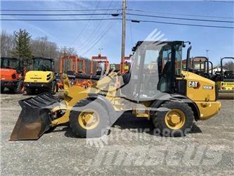 CAT 906M Фронтальные погрузчики