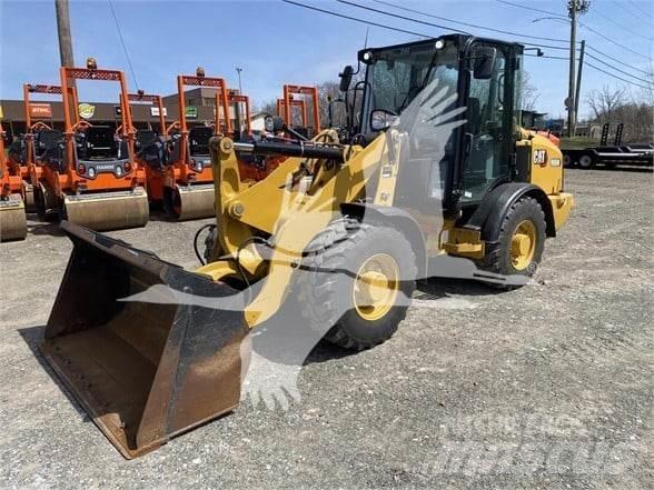 CAT 906M Фронтальные погрузчики
