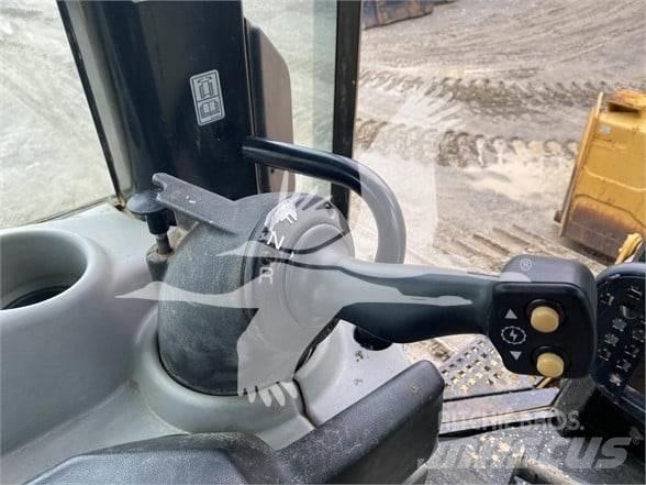CAT D6N XL Гусеничные бульдозеры