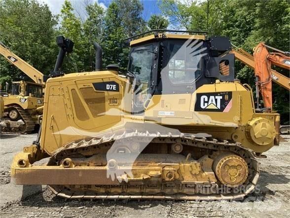 CAT D7E Гусеничные бульдозеры