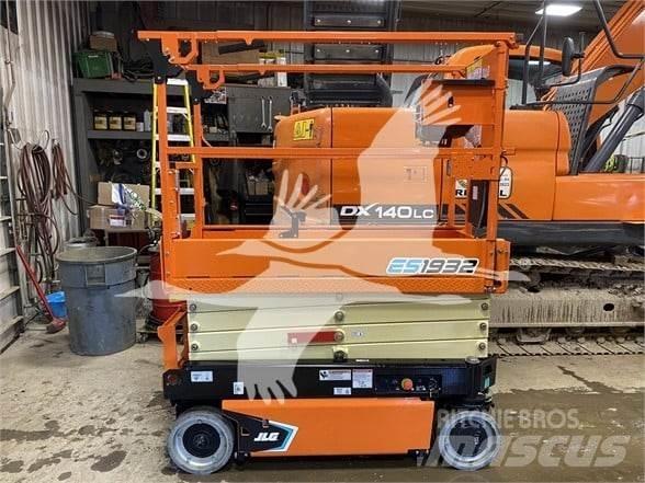 JLG ES1932 Ножничные подъемники