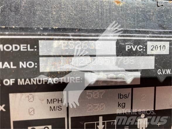 JLG ES2632 Ножничные подъемники