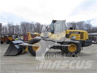 Komatsu WA320 Фронтальные погрузчики