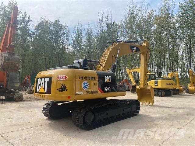CAT 320D2 Гусеничные экскаваторы