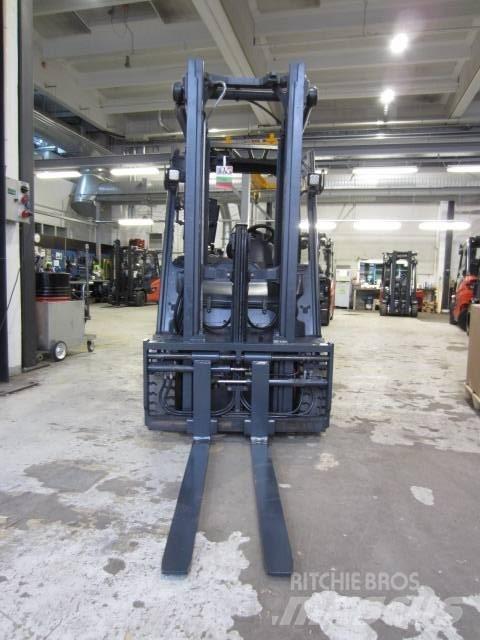 Linde E25 Электропогрузчики