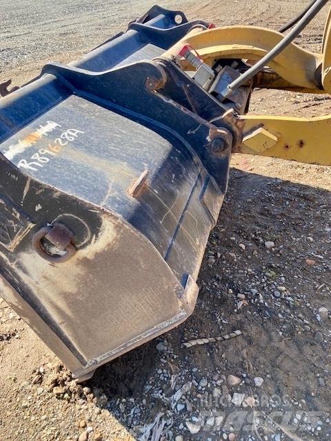 CAT 908 M Фронтальные погрузчики