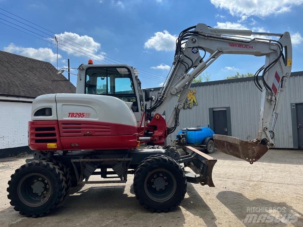 Takeuchi TB295W Колёсные экскаваторы
