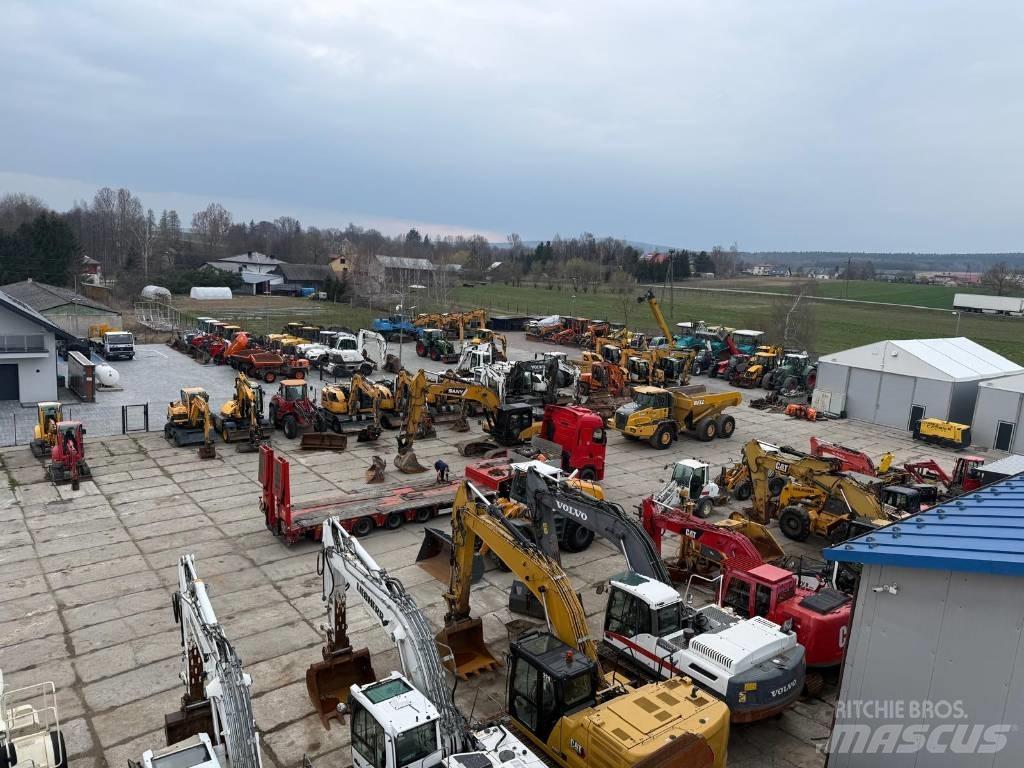 Komatsu PW148-10 Колёсные экскаваторы