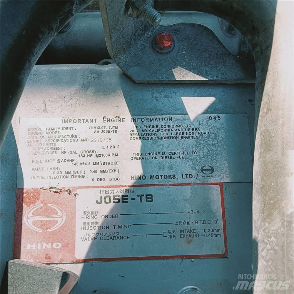 Kobelco SK260D Гусеничные экскаваторы