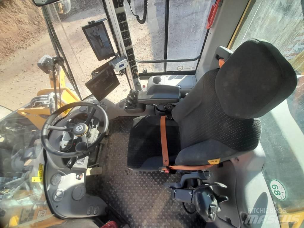 Volvo L 120 H Фронтальные погрузчики