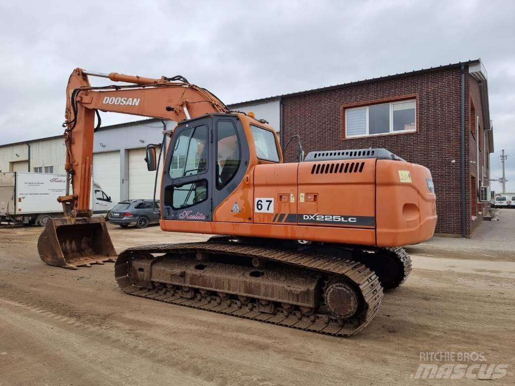Doosan DX 225 LC Гусеничные экскаваторы