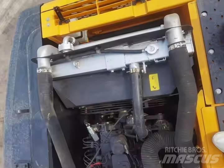 Hyundai 220LC-9S Гусеничные экскаваторы