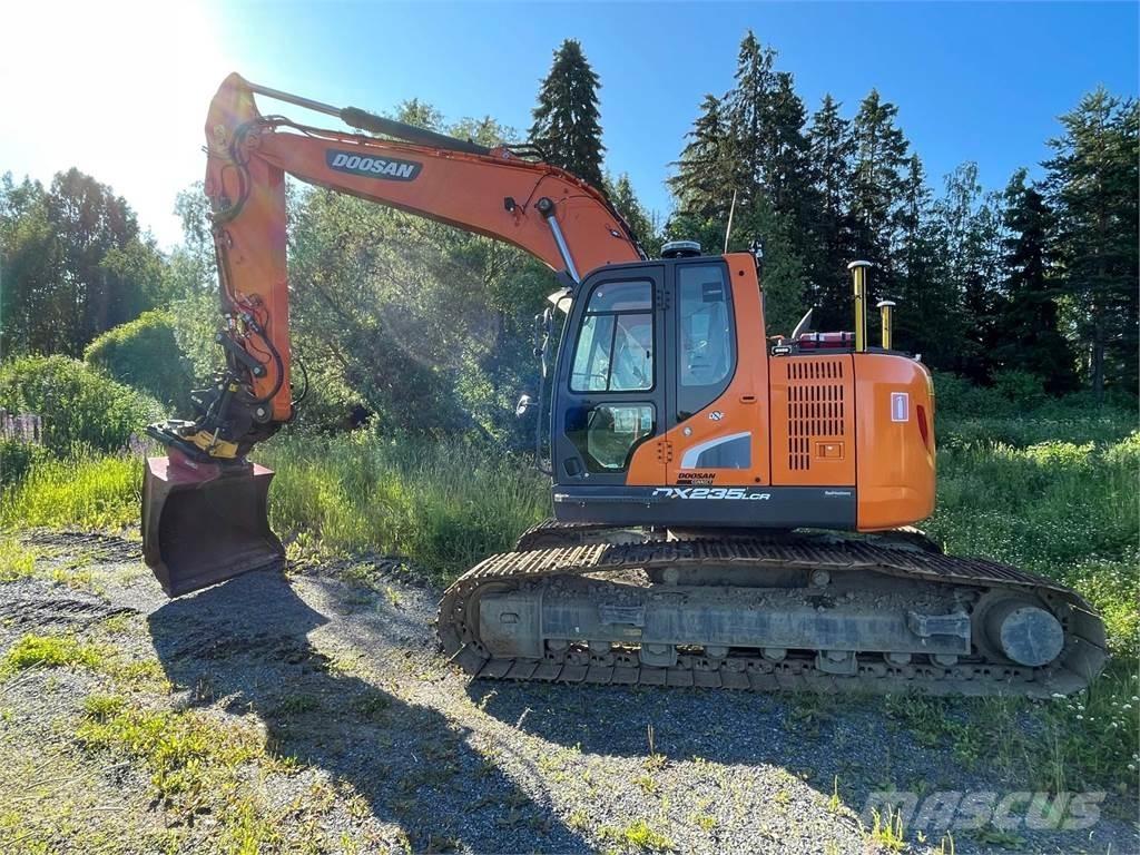 Doosan DX235 LRC Гусеничные экскаваторы