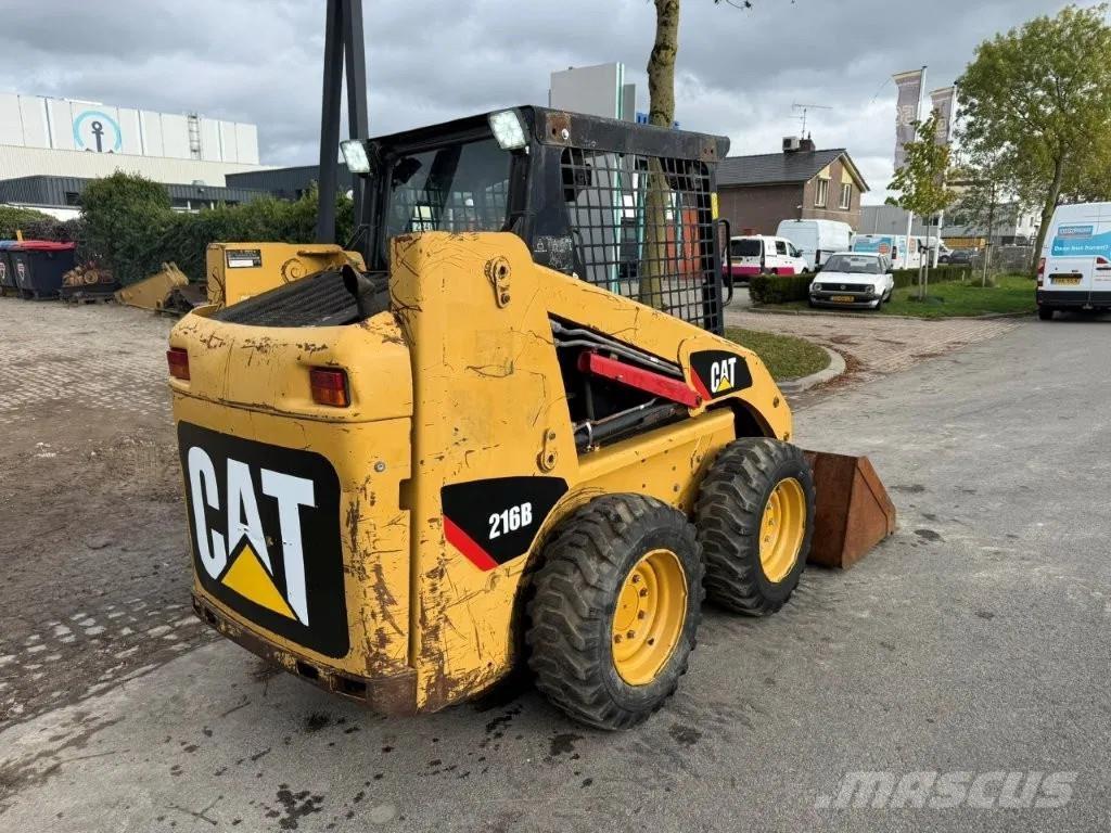 CAT 216B (226B) Мини-погрузчики