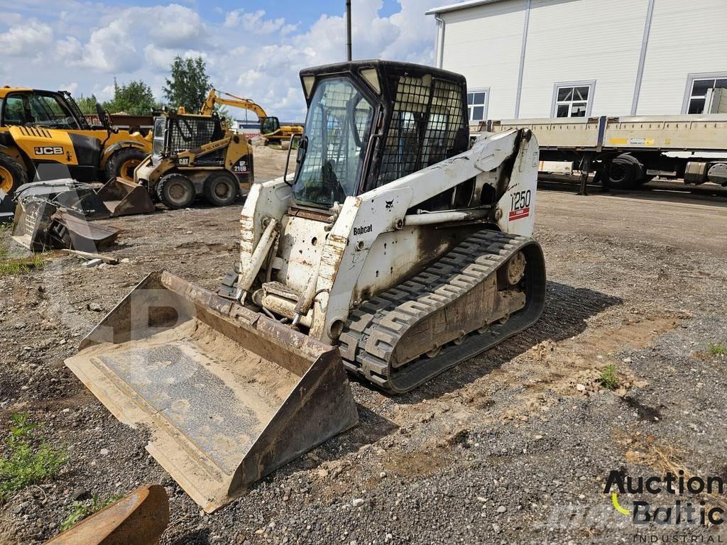Bobcat T 250 Гусеничные фронтальные погрузчики