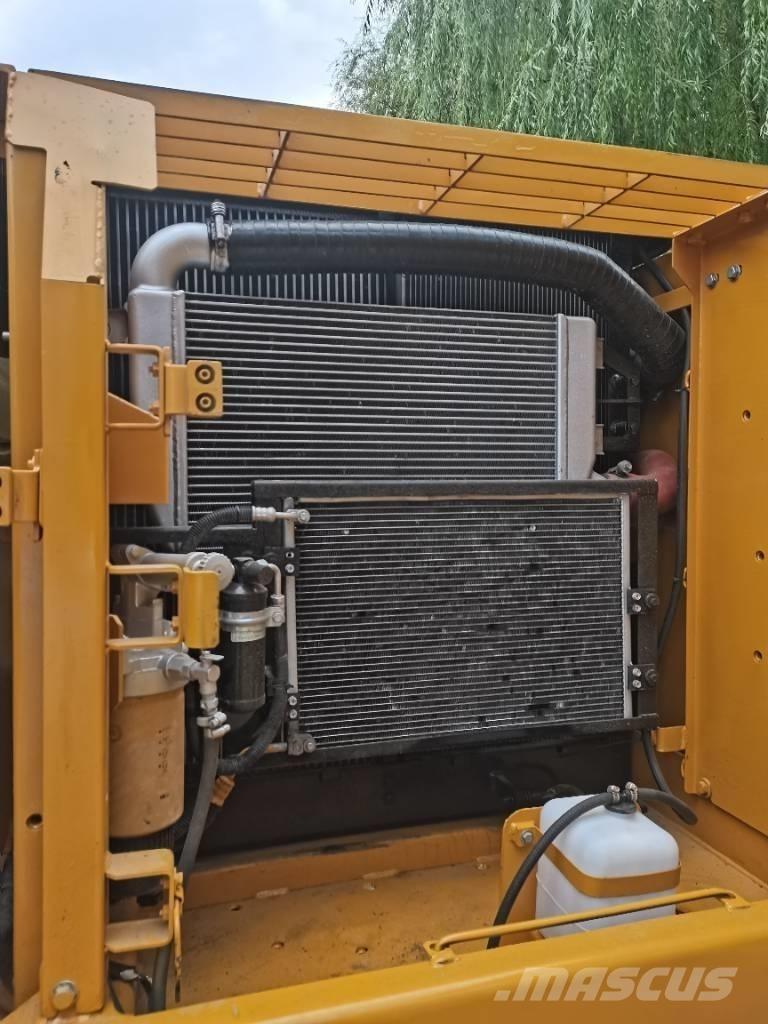 CAT 320D Гусеничные экскаваторы