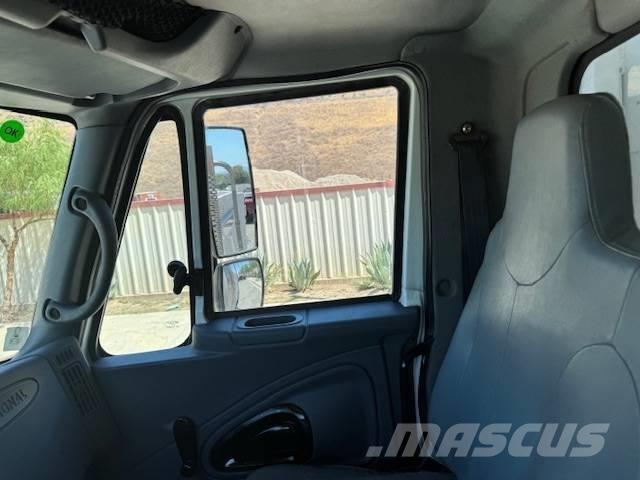 International 4400 Грузовики-Самосвалы