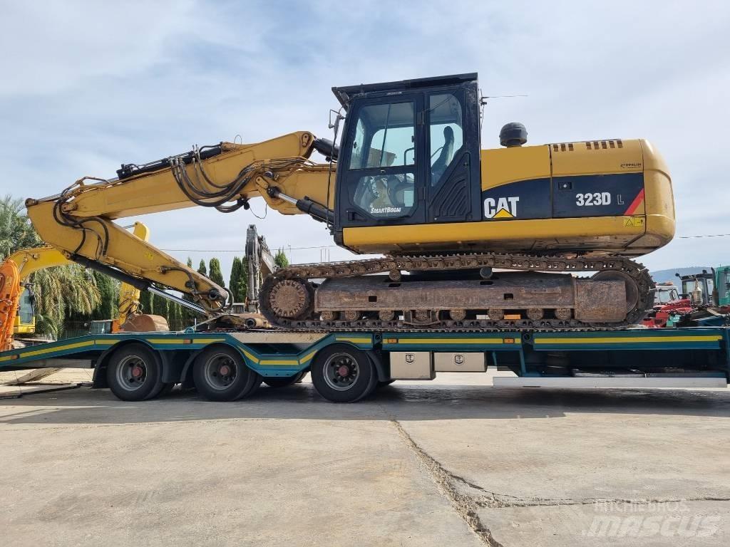 CAT 323 D L Гусеничные экскаваторы