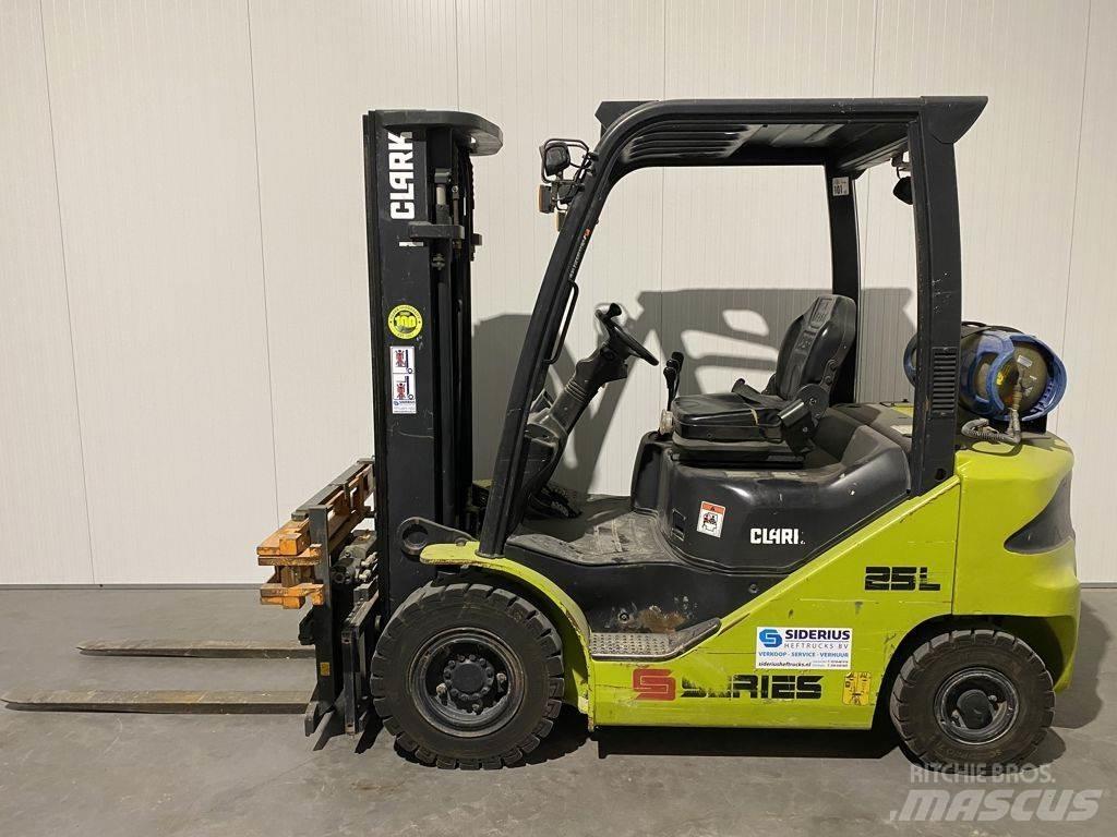 Clark S25L Газовые погрузчики