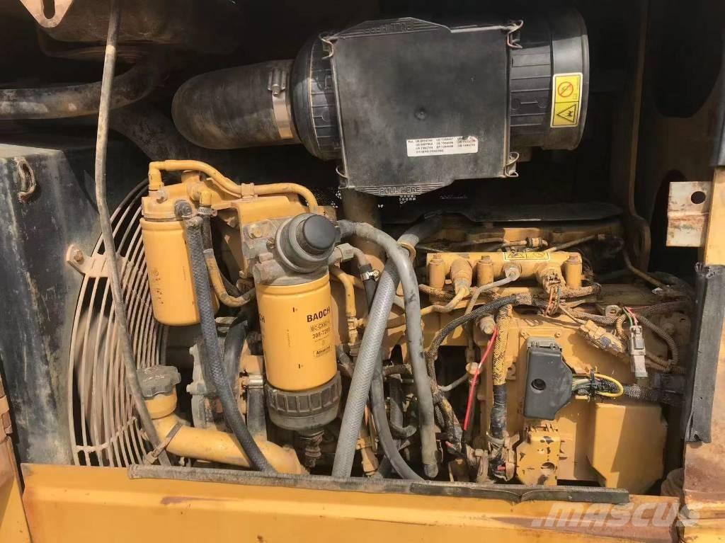 CAT D 5 K Гусеничные бульдозеры