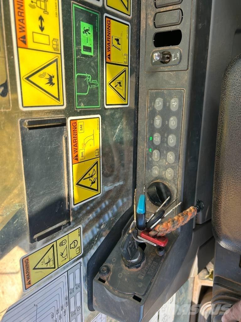 CAT 323 F L Гусеничные экскаваторы