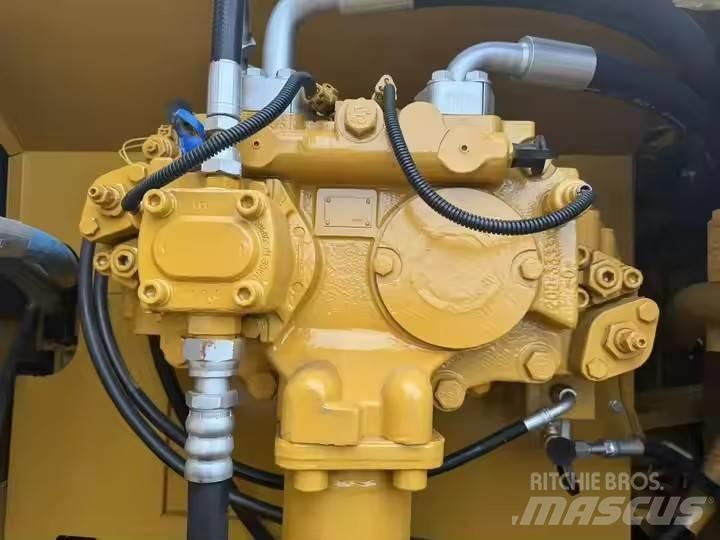 CAT CAT329D2L Малые экскаваторы 7т-12т
