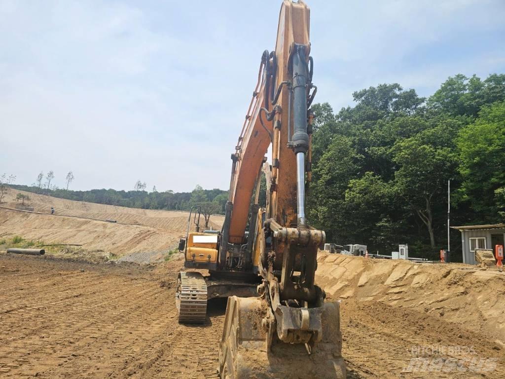 Hyundai Robex 300 LC Гусеничные экскаваторы