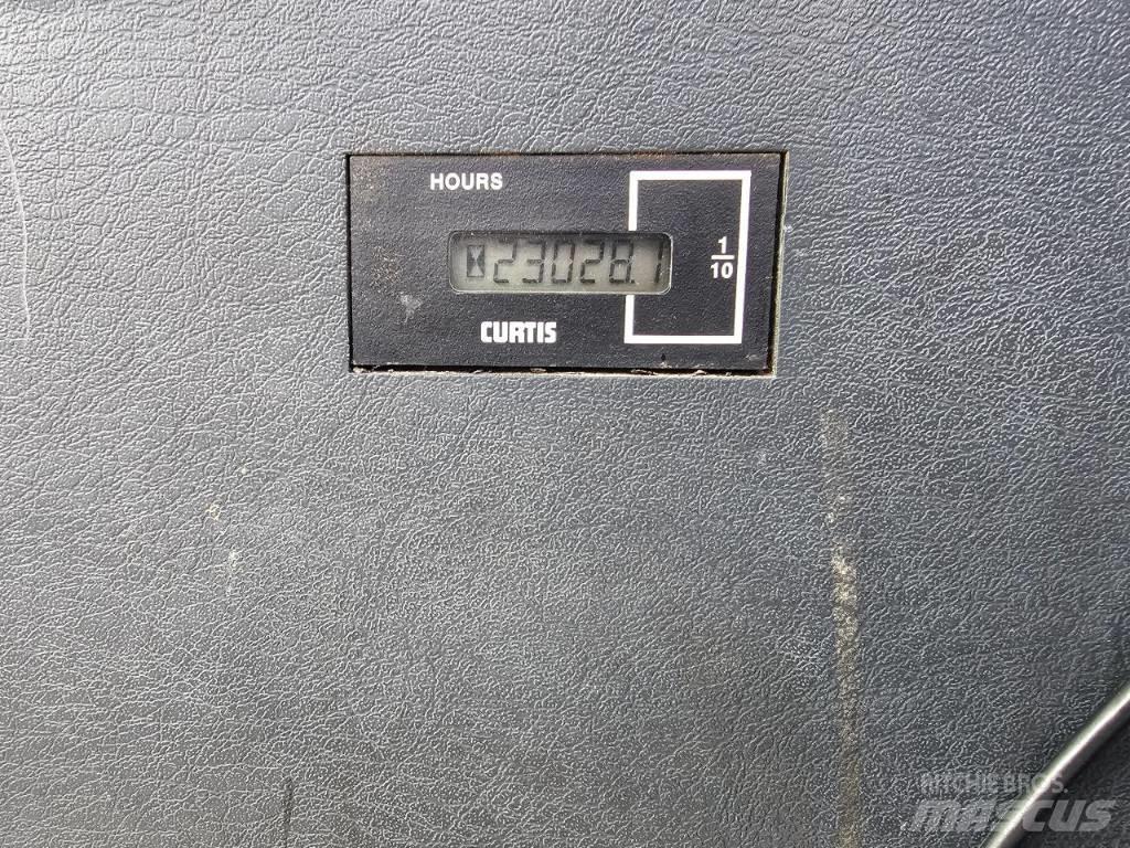 Hyundai Robex 300 LC Гусеничные экскаваторы