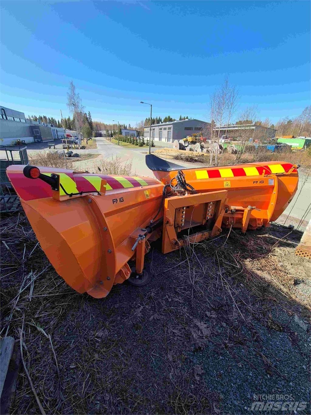 FMG nivelaura 390 Снежные отвалы и плуги