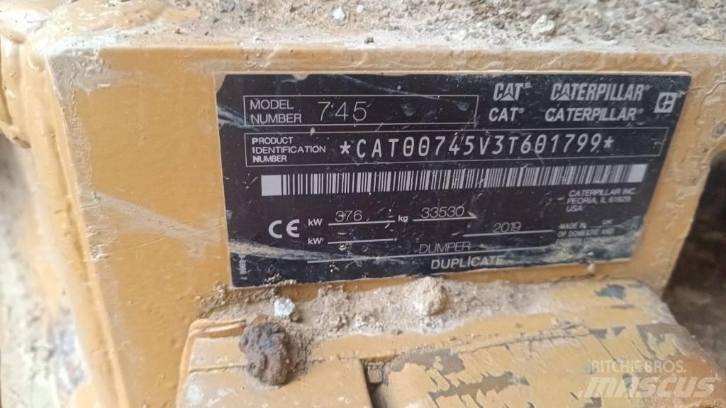 CAT 745 Шарнирно-сочленённые самосвалы