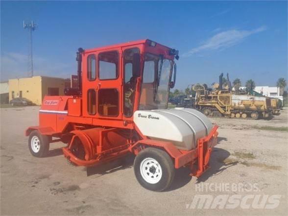 Broce RC350 Вакуумные уборочные машины