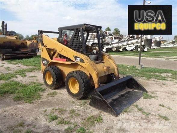 CAT 252B3 Мини-погрузчики