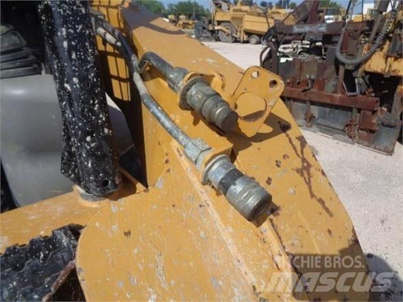 CAT 252B3 Мини-погрузчики