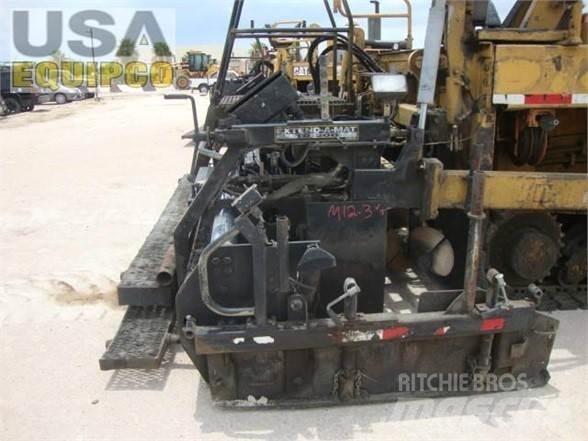 CAT AP-1050B Асфальтоукладчики