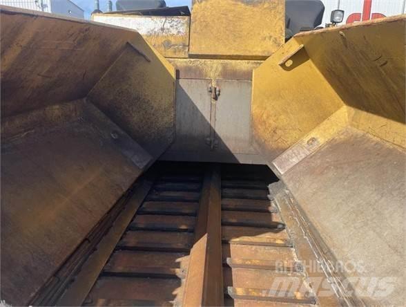 CAT AP-1055D Асфальтоукладчики