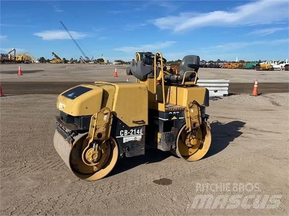 CAT CB-214E Грунтовые катки