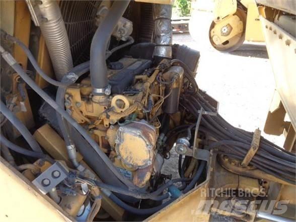 CAT CB-534D Грунтовые катки