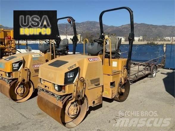 CAT CB22 Грунтовые катки
