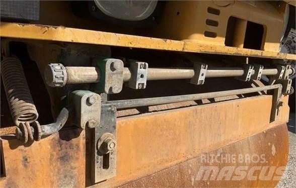 CAT CB22 Грунтовые катки