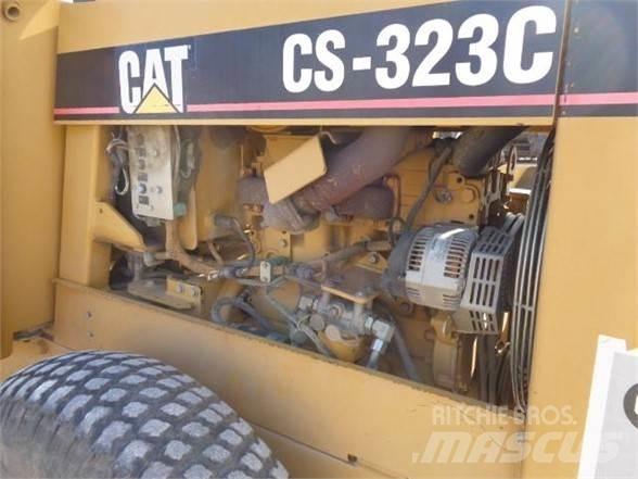 CAT CS-323C Грунтовые катки