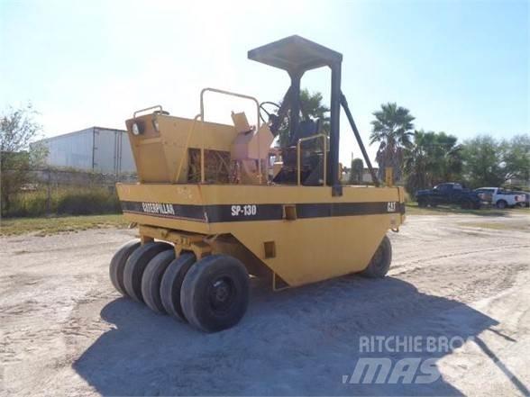 CAT PS-130 Пневматические катки