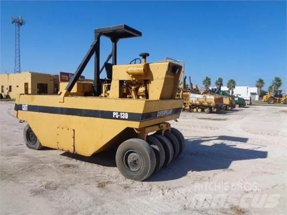 CAT PS-130 Пневматические катки