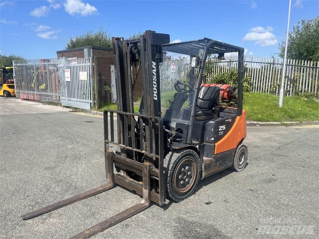 Doosan G25P-5 Газовые погрузчики