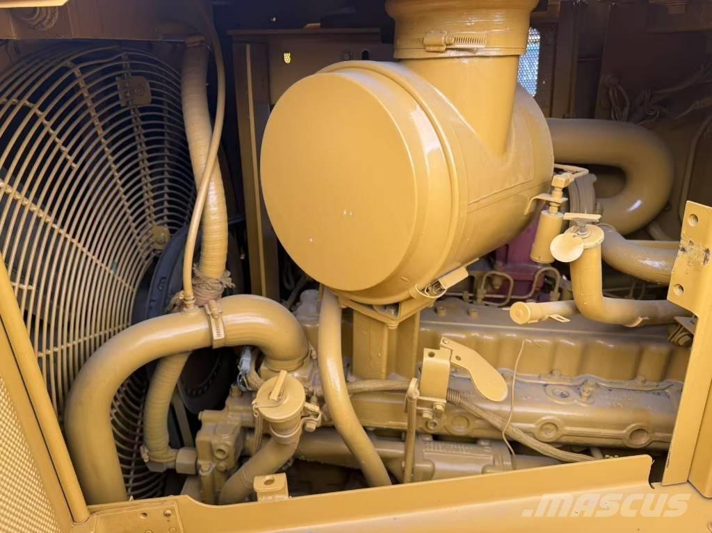 CAT D 6 R Гусеничные бульдозеры